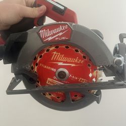 Milwaukee 7-1/4 Circular Saw