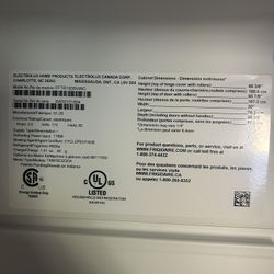 Frigidaire Refrigerator! Brand New ! Never Used !!! 550$ OBO!!!! 