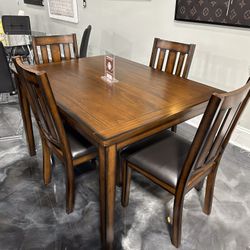 Solid Wood Table And 4 Chair 