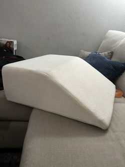 Incline Pillow