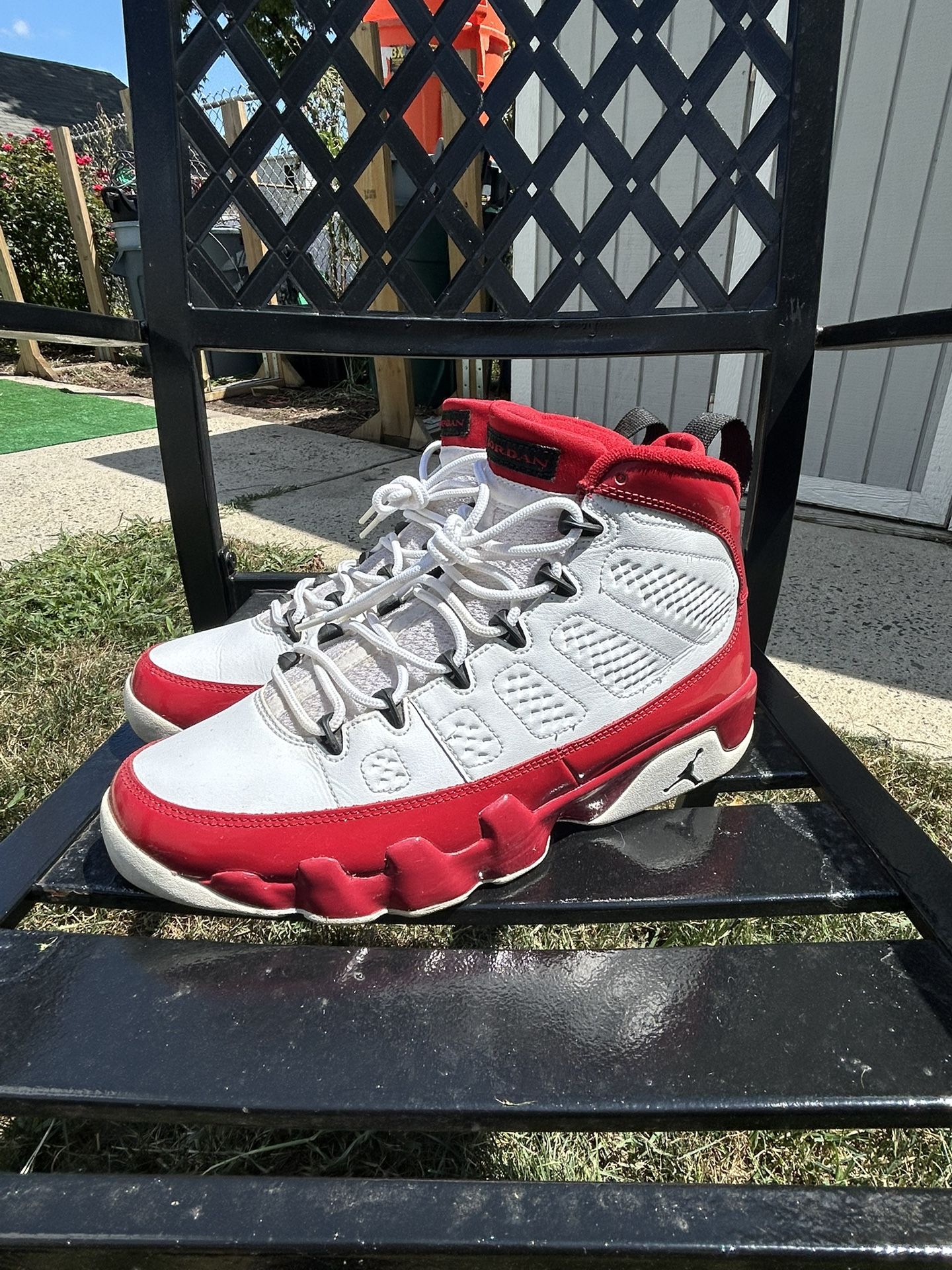 White Gym Red” Jordan Retro