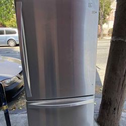 BOTTOM FREEZER 33WIDE KENMORE 🆓️Free Delivery 🆓️