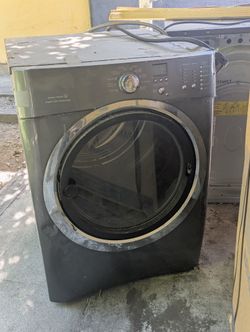 Electrolux laundry dryer- Fully functional but dirty