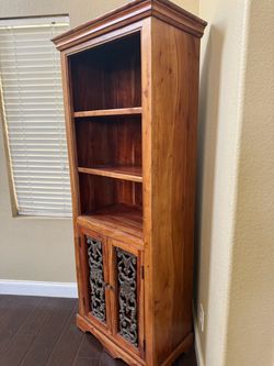 Solid Wood Bookcase with Carved Cabinet Doors