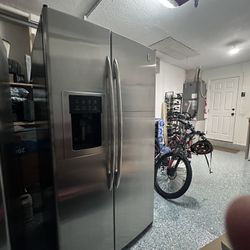 GE Refrigerator 