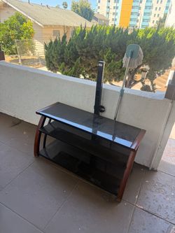Black Tv stand