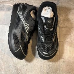 Black Bottega Veneta Size 42(9-10)