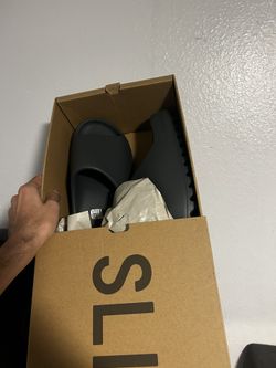 Yeezy Slide Grey (size 11)