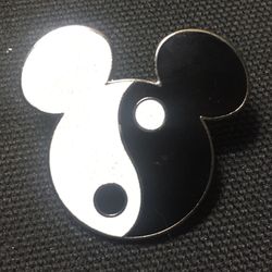 2000 Disney Yin & Yang Mickey Mouse Head Trading Pin #193