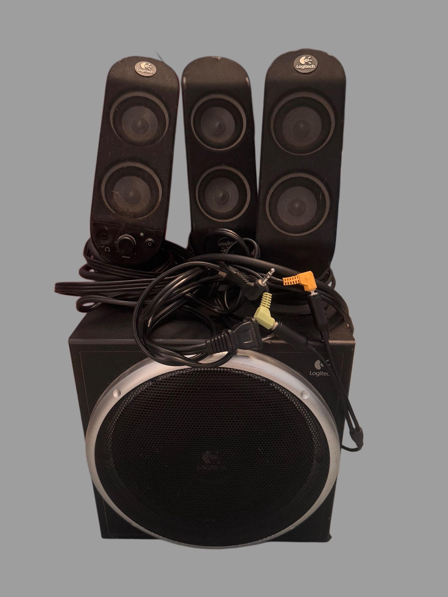 Logitech Speakers z640