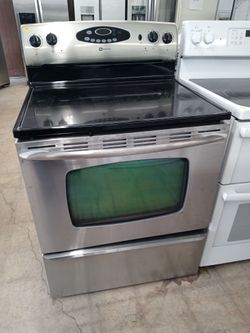 Maytag stainless steel glass-top stove - Free delivery