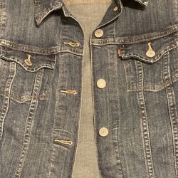 $25 Women's New Levi Jean Jacket