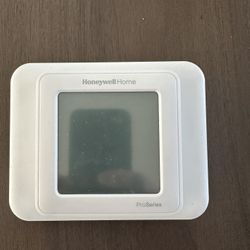 Honeywell Pro Thermostat TH6220WF2006