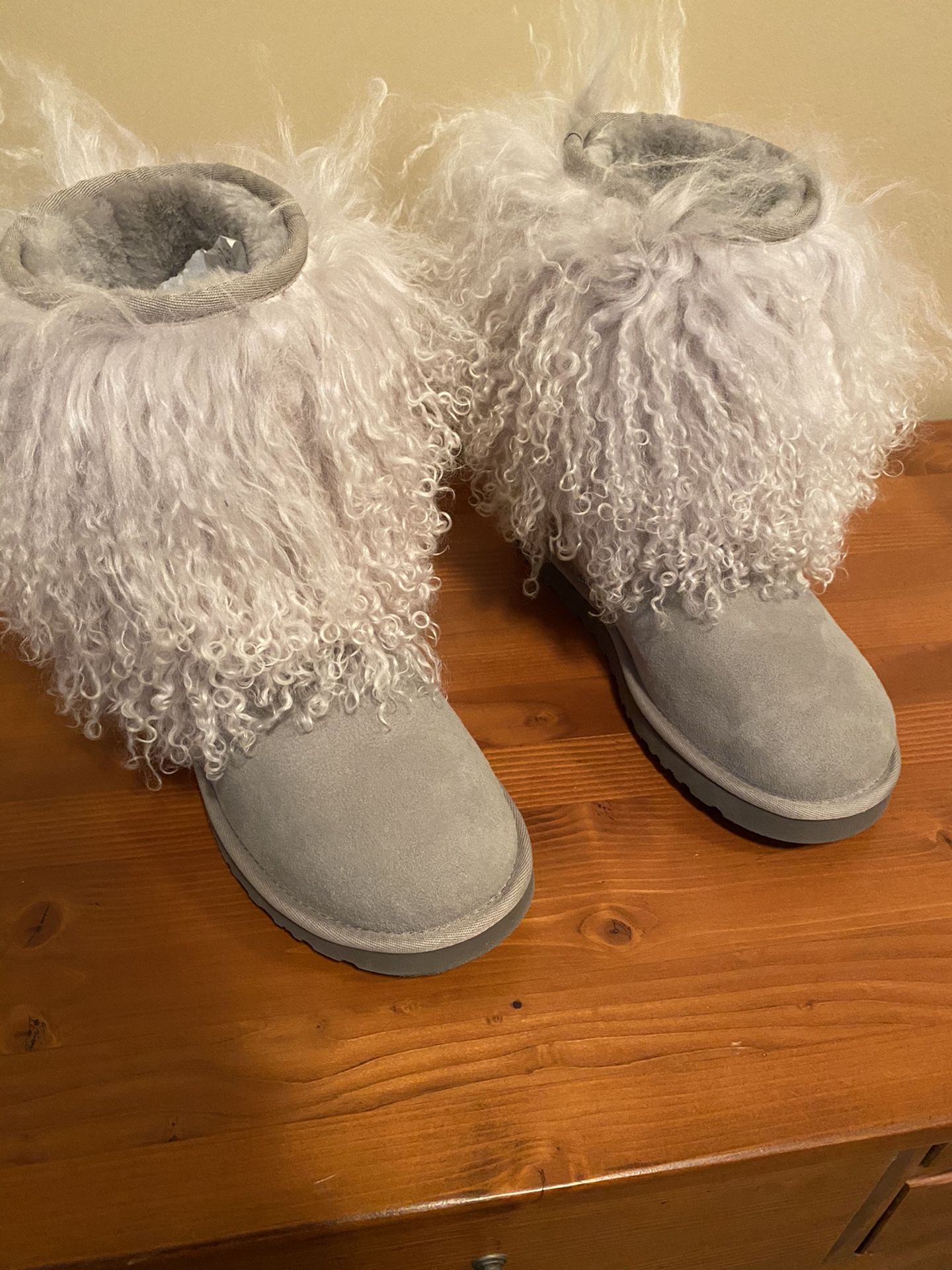 UGG Gray mini boot