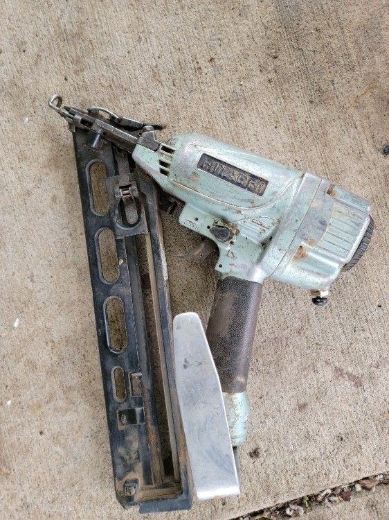 Hitachi Finish Nailer