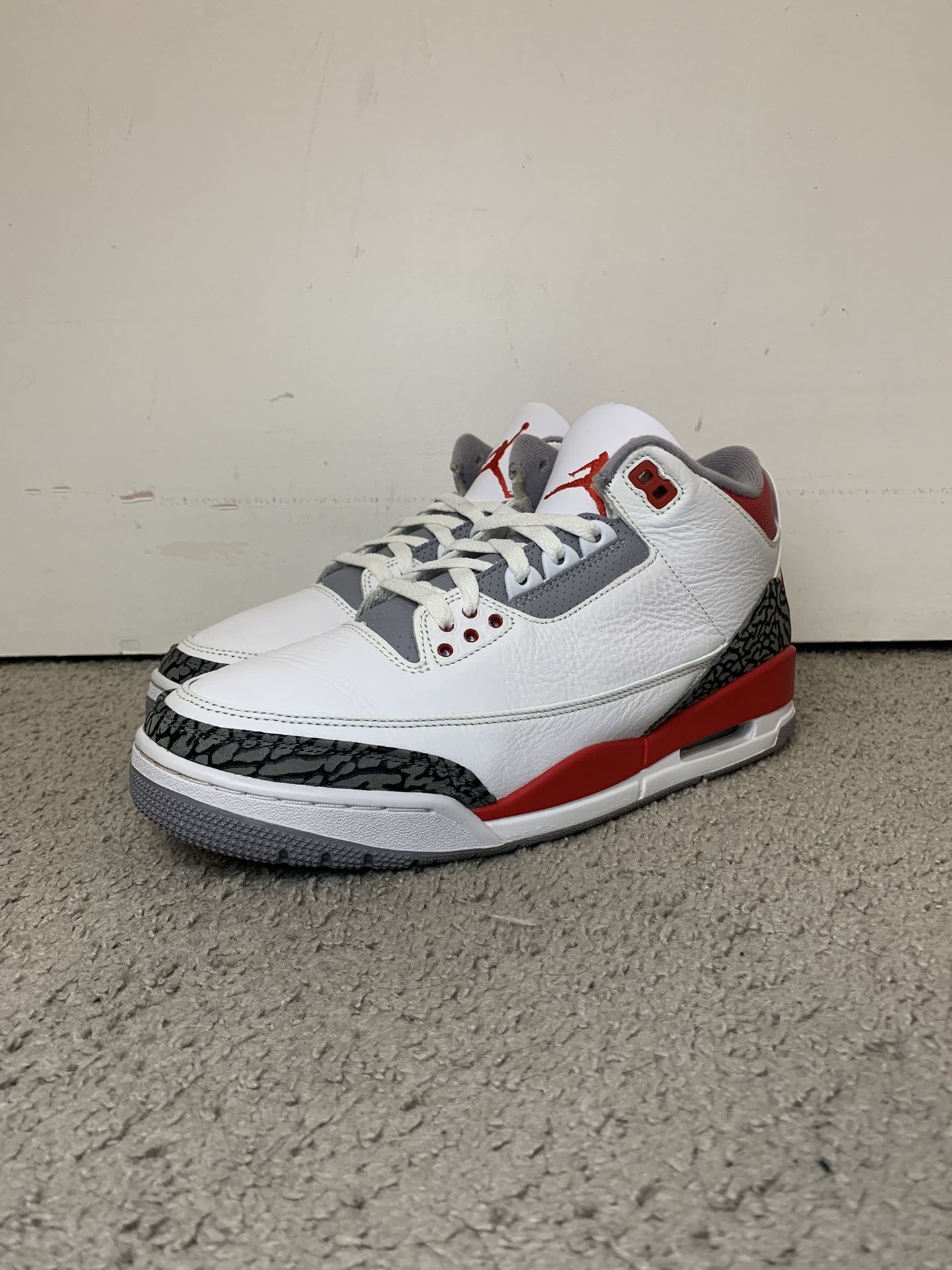 VNDS JORDAN 3 FIRE RED SIZE 9.5
