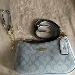 Coach Blue Purse Bag With Gold Hardware 