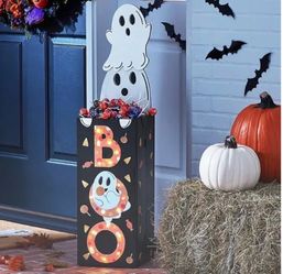 Ghost Candy Door Greeter Pre-lit