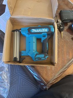 Makita 18V F30 Straight Nails Staple Gun,Cordless Electric Impact Nail Gun