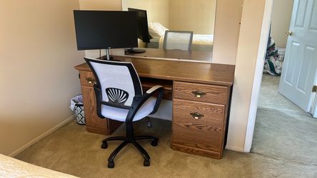 Wood desk with 2 drawers and sliding table