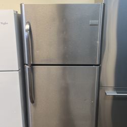 Frigidaire Top Freezer 18 Cu Ft Refrigerator Apartment Size 