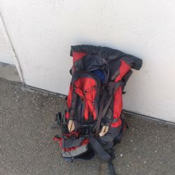 North Face Hiking Backpack Crestone 60 Red/Black Internal Frame Multi Strap

Good clean condition 