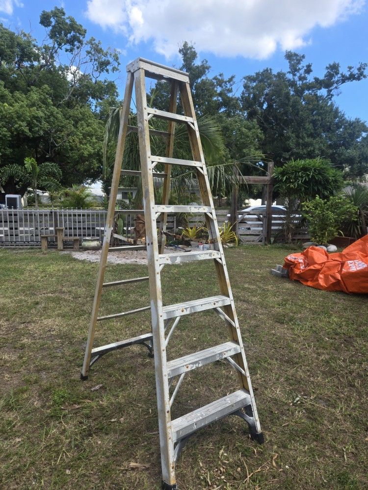 8 Ft A-frame Ladder Fiberglass