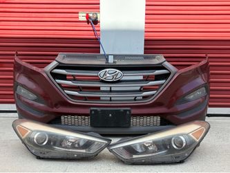 2016 Hyundai Tucson bumper and headlights