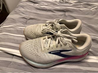 Womens brooks