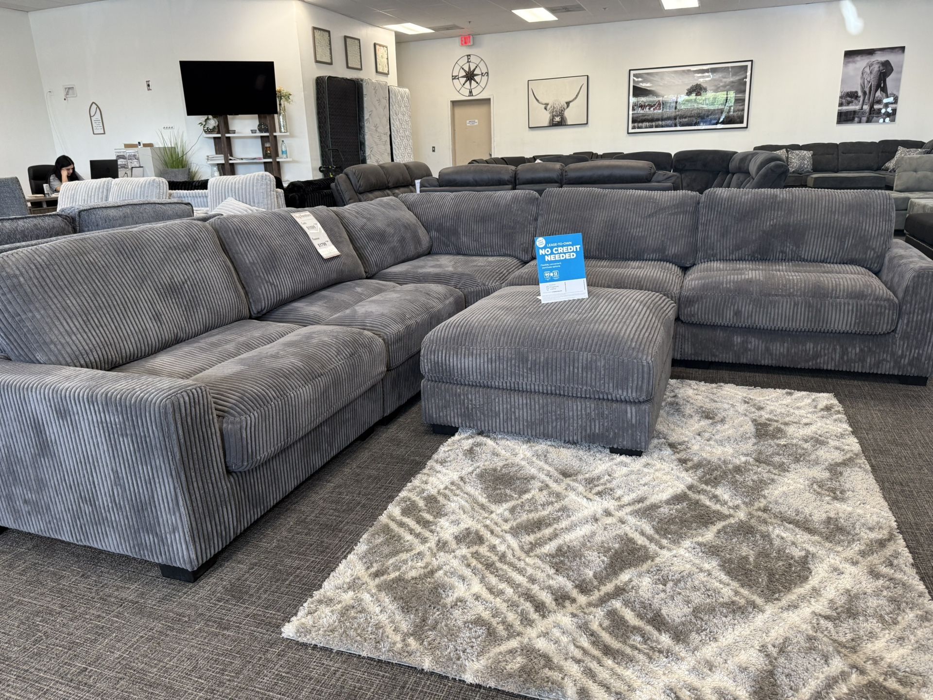 🛋️ Modern Gray Modular Sectional w/ Chaise – $1599!