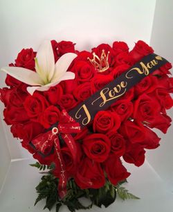 Red heart of roses bouquet