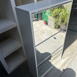 Shoe storage mirror cabinet | Zapatero de espejo