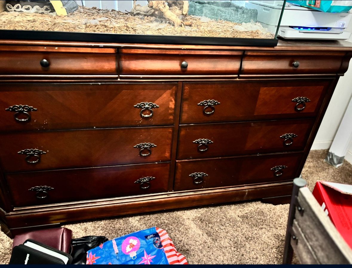 Large 9 Drawer Dresser In Decent Condition