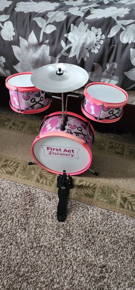 first act discovery drum set