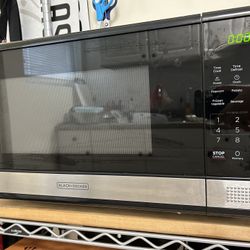 BLACK+DECKER Microwave