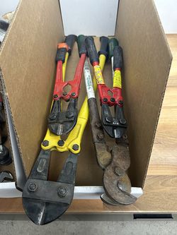 Bolt cutters and cable cutters