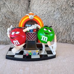 M&M's Rock'n Roll Cafe Jukebox Candy Dispens
