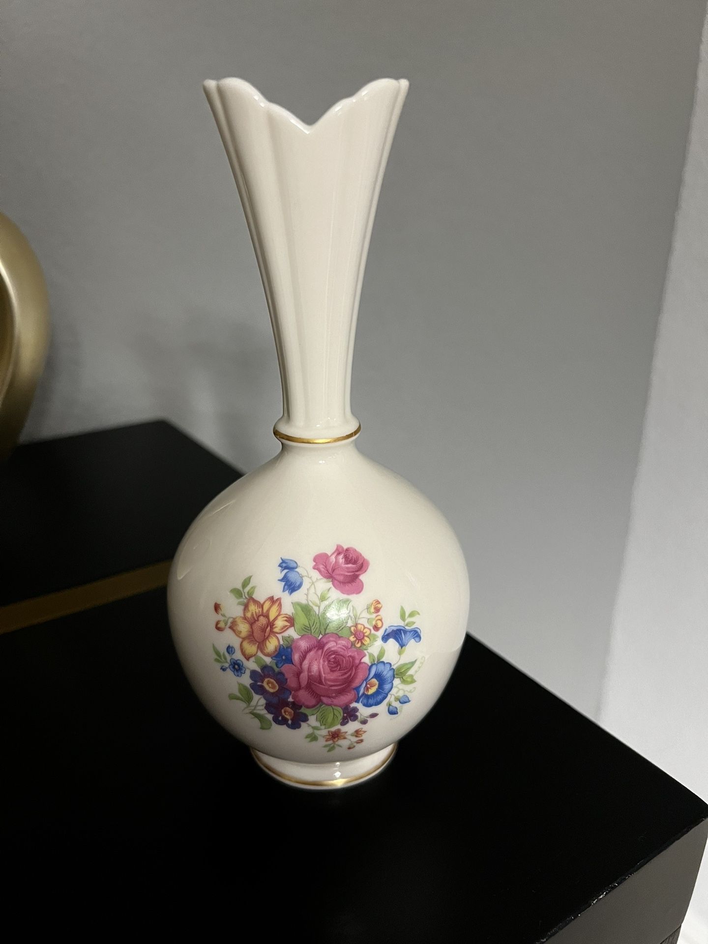 Vintage Lenox 8" RHODORA Rose Bud Vase -Gilt Rim Bone China, Gold Accent, U.S.A.