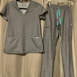 Figs Women’s Scrub Set- Graphite