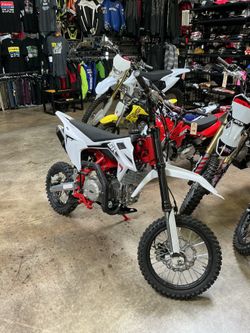 2025 SSR SR140-ES