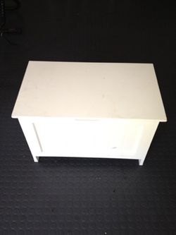 Small Trunk (white)