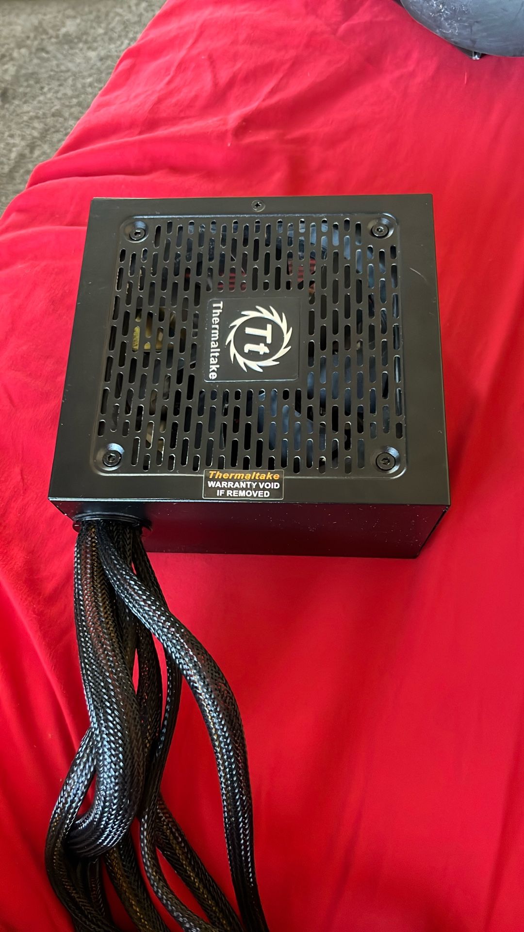 Thermaltake Smart Series 600W SLI / CrossFire Ready Continuous Power ATX12V V2.3 / EPS12V 80 PLUS Certified Active PFC Power Supply Haswell Ready PS-S