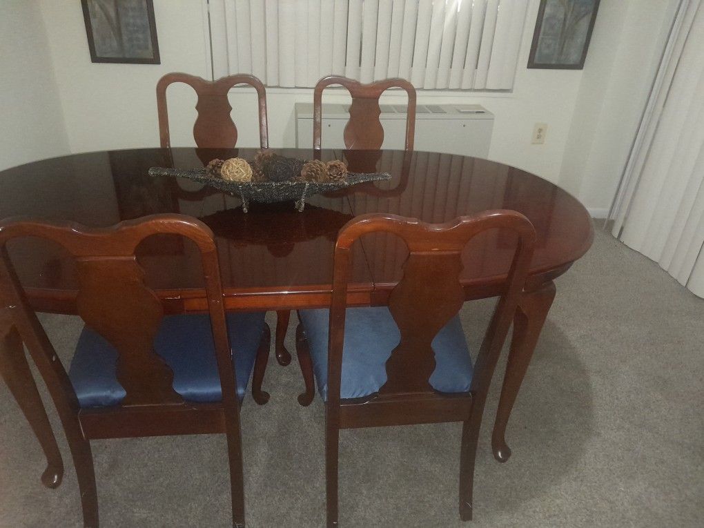 Used Dining Table- Sturdy & Stylish -Priced to Sell Negotiable