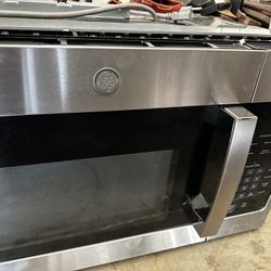 GE Microwave With Vent
