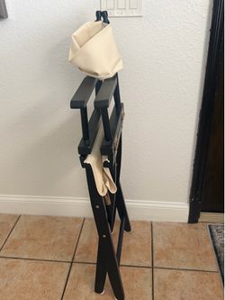 Retractable chair