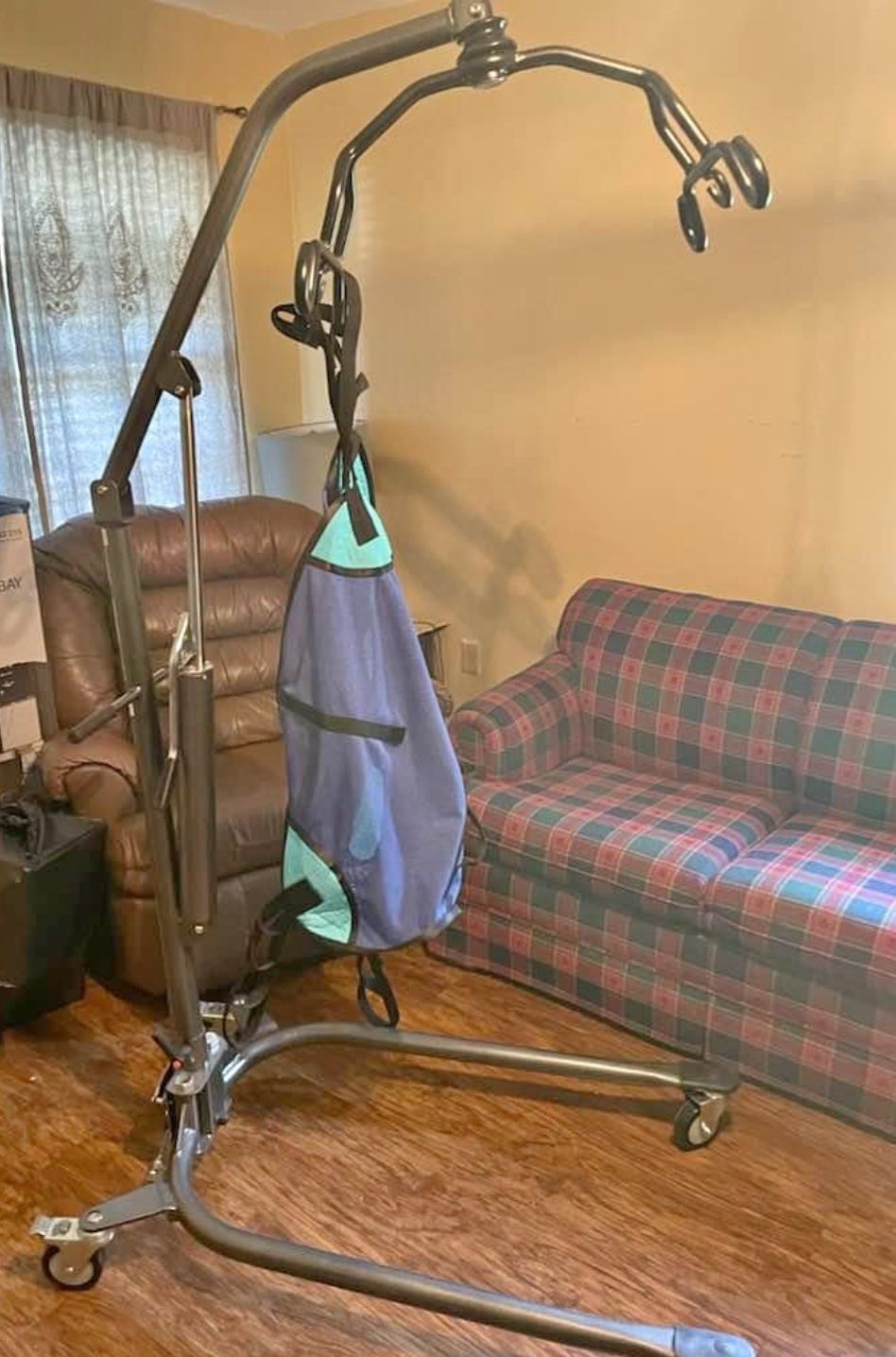Hydraulic Patient Lift And Swing