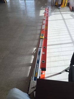 Werner LevelSafe Pro Fiberglass Extension Ladder