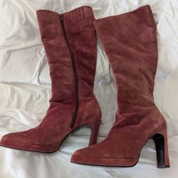 Suede Size 8  Mauve Woman's Boots Size 8