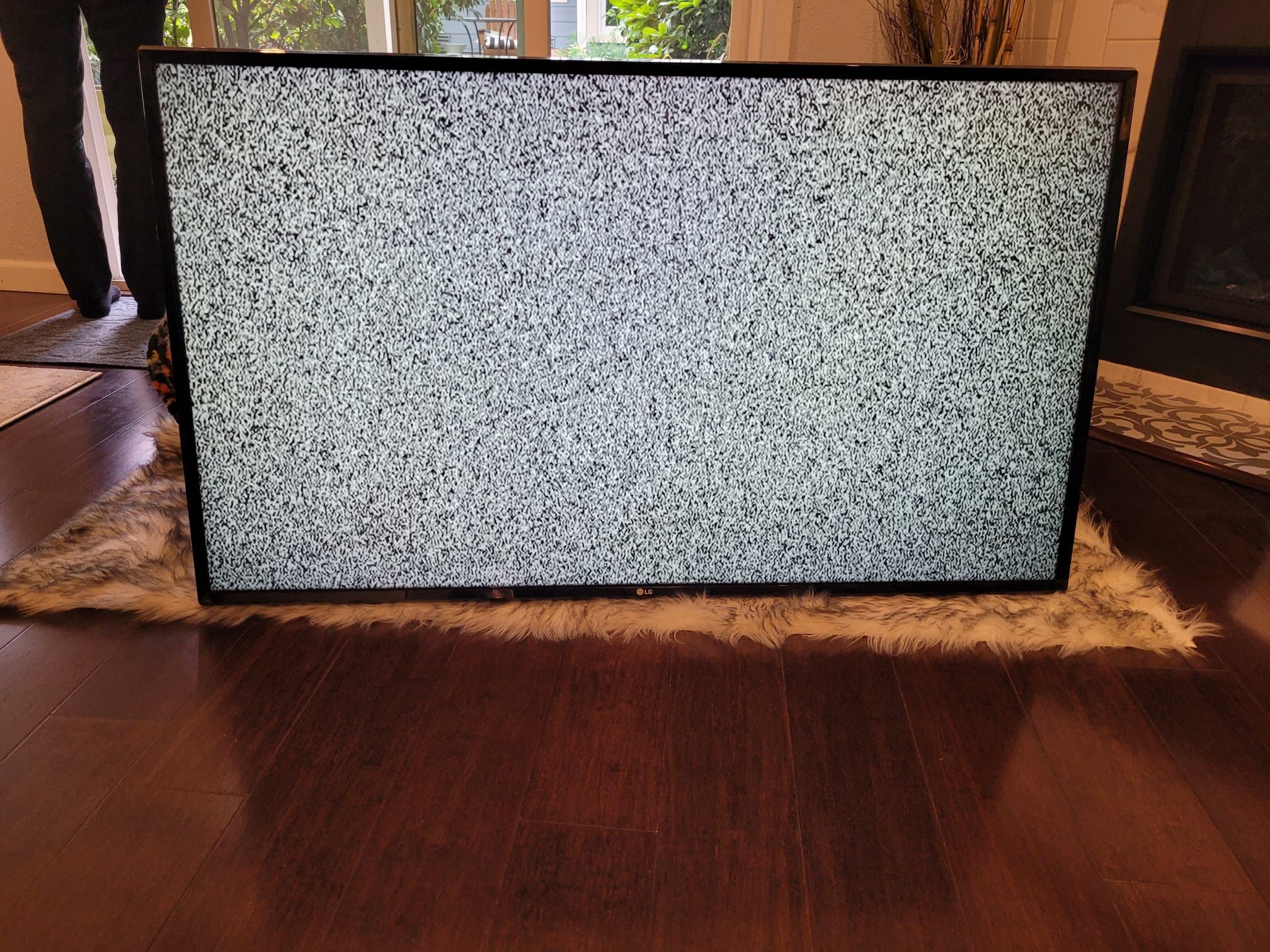 $120 LG 49” 4K HDR Smart LED UHD TV