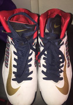 Men’s basketball shoes